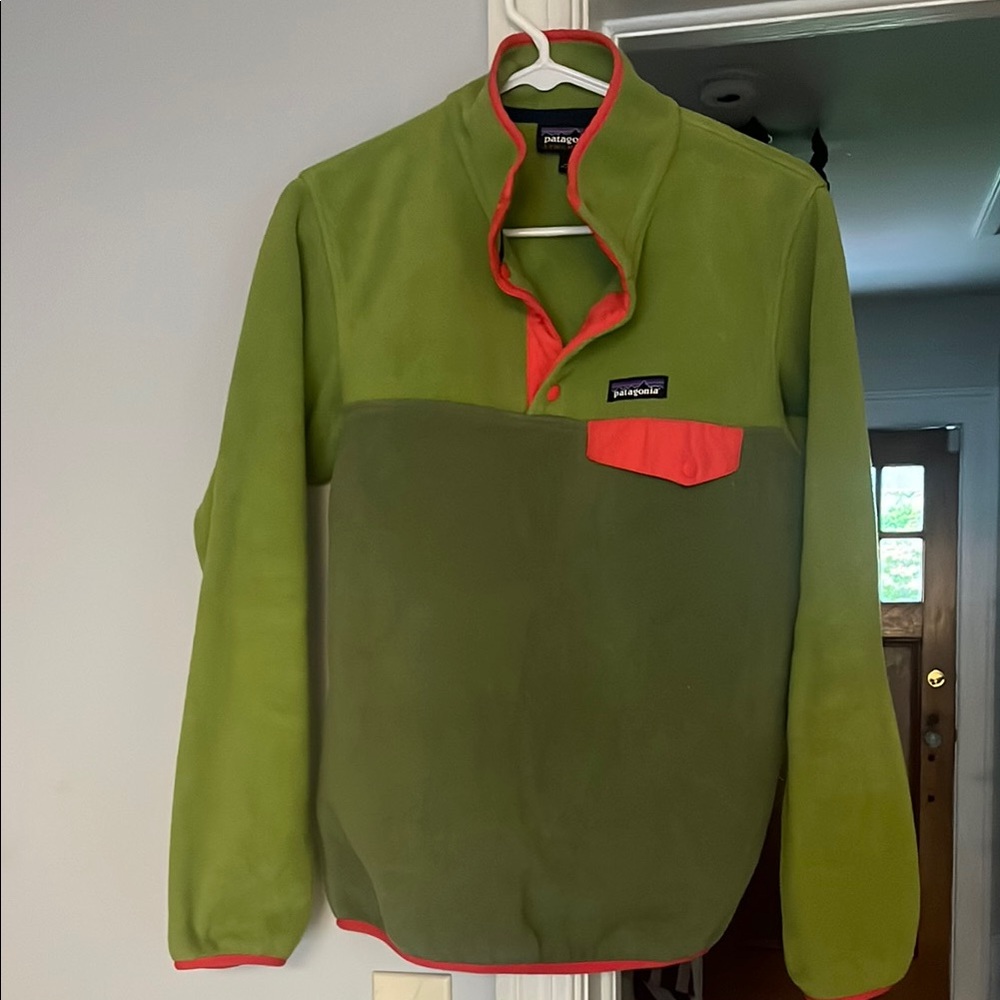 Patagonia Two-Tone Green Snap-T Pullover with Red Trim